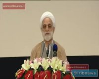 بغض و گریه حجت الاسلام اژه ای برای شهیدان وطن در میان خانواده شهدا