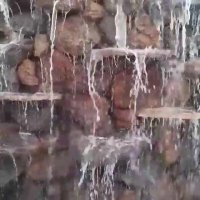 آبنما و آبشار برکه جوب های طبیعی باسنگهای طبیعی بانصابان ماهر 09124026545